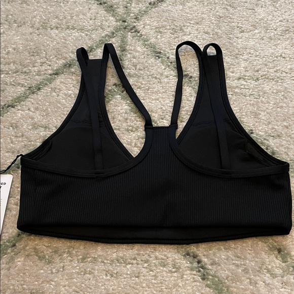 NWT - Alo Yoga Airlift Ribbed Jump Start V-Neck Bra Black Size Small - Picture 5 of 5